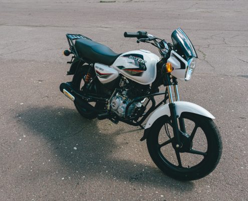 motorcycle bajaj 150 ug white (10)